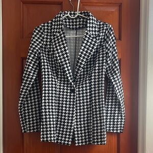 Stylish Black and White Houndstooth Women's Jacket